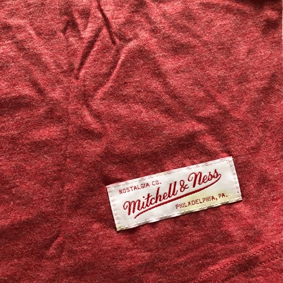 Chicago Bulls Men’s 3/4 Sleeve Shirt - Picture 4 of 6